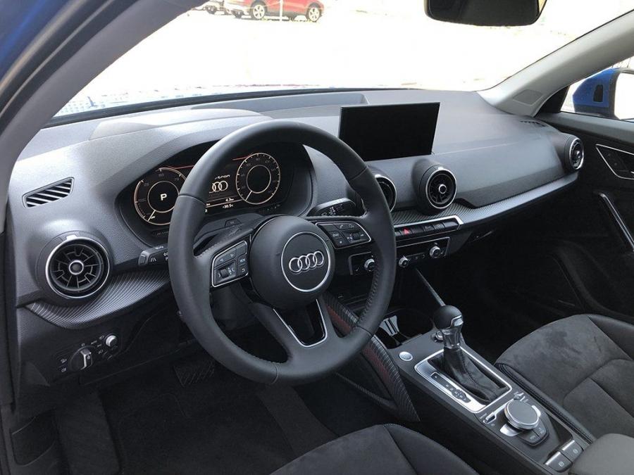 Торпедо Audi Q2 L 30 e-tron 2019 года  (CN) (фото 14 из 35)
